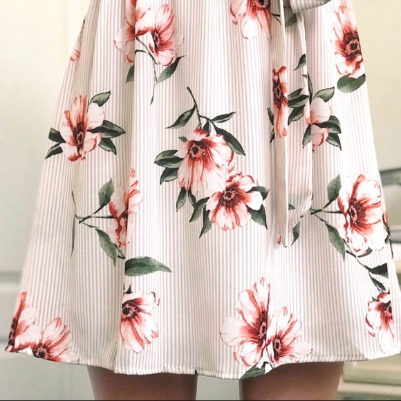 Ruffle Sleeve Floral Striped Surplice Dress - Picture 4 of 9